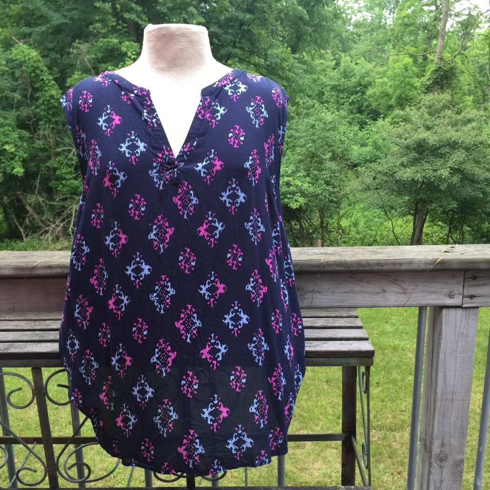 North Crest Sleeveless Blouse